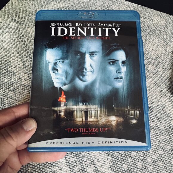 Identity (Blu-ray, 2003) - Picture 1 of 3